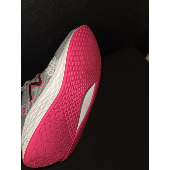 New‎ Balance Fresh Foam Roav Womens Shoes Sz 6 M Athletic Gray PINK Sneakers